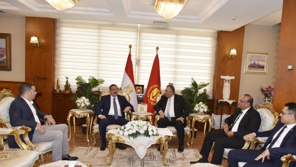 محافظ بورسعيد يستقبل وفد هيئة النيابة الإدارية لبحث تعزيز التعاون المشترك