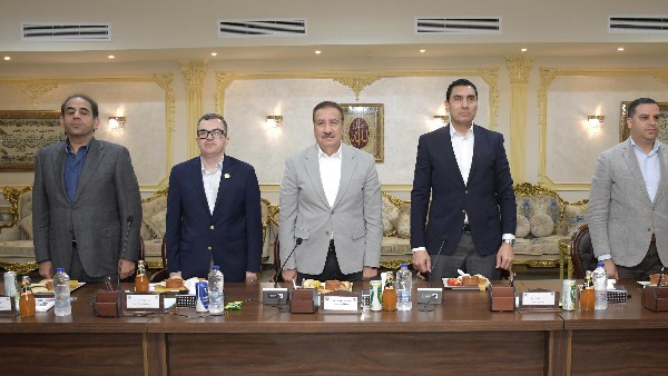 خلال اجتماع موسع بالديوان العام وحضور النواب محافظ بورسعيد ووزيرى الرياضة و التخطيط يتابعون مستجدات استاد المصري
