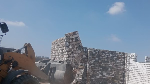 محافظ بورسعيد: إزالة 4 مخالفات مباني بمنطقتي التينة والفتح