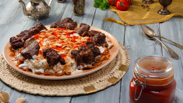 الحقائق التغذوية لطبق الفتة المصرية