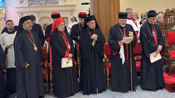 البطريرك الأنبا إبراهيم إسحق يشارك في تنصيب بطريرك الكنيسة الكلدانية ببغداد | صور