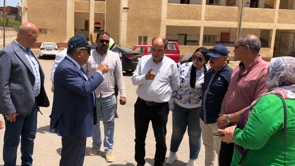 تراكمات ومخلفات.. محافظ الدقهلية يتفقد مجمع المدارس بمنطقة الجلاء بالمنصورة