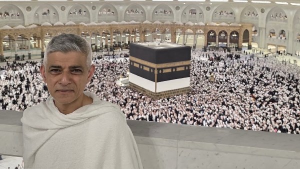 الحج رحلة تغيّر حياة الإنسان وتُجسد المساواة والوحدة