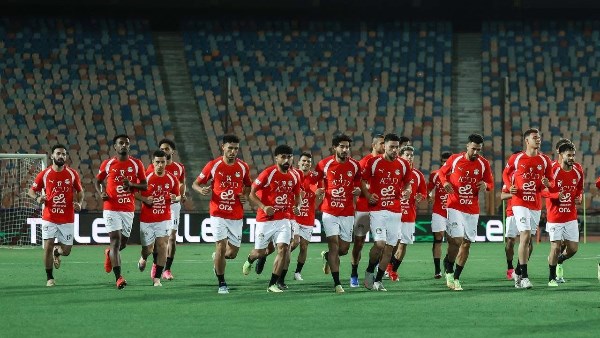 لاعب سيخرج من الحسابات قبل السفر لأمريكا.. أحمد جلال يثير الجدل بشأن لاعبي منتخب مصر
