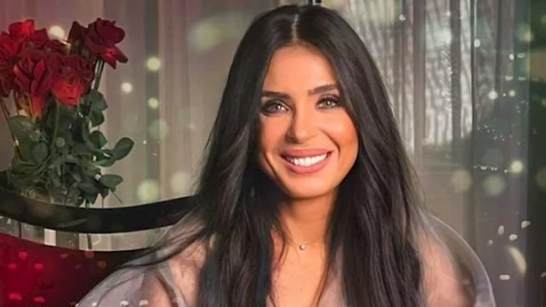 دينا ترفع علم مصر وتؤازر الفراعنة أمام بلجيكا في كأس العالم | مصراوي
