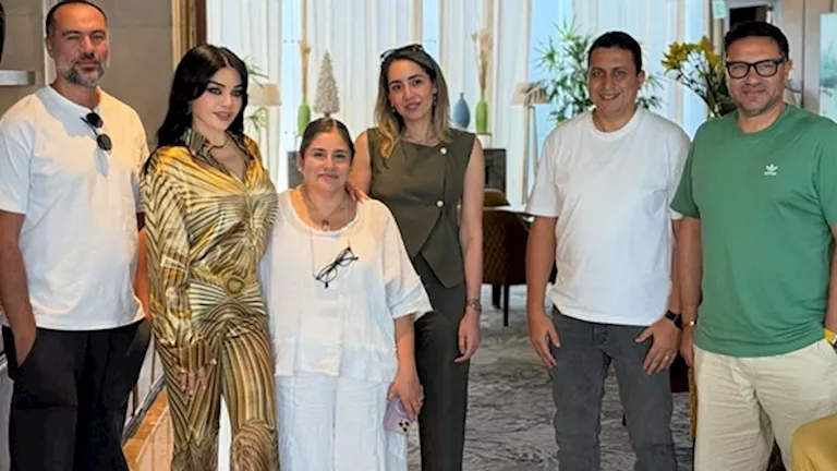 هيفاء وهبي تشارك في إعلان جديد يجمعها مع مصطفى غريب وحاتم صلاح | مصراوي