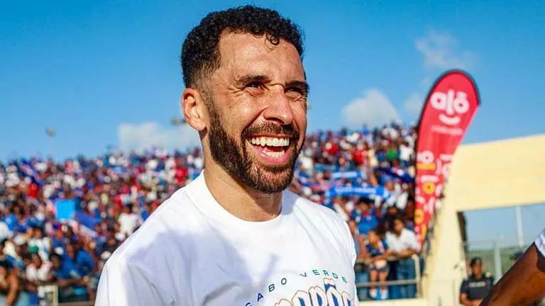 مدافع أيرلندي يشارك في كأس العالم 2026 برسالة من لينكد إن | مصراوي