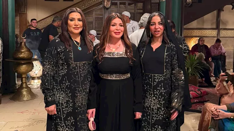بدرية طلبة تروج لفيلم “الحافي” بصورة من الكواليس | مصراوي