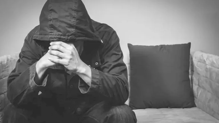 أسباب الشعور بالحزن المفاجئ.. منها التوتر وقلة النوم | مصراوي