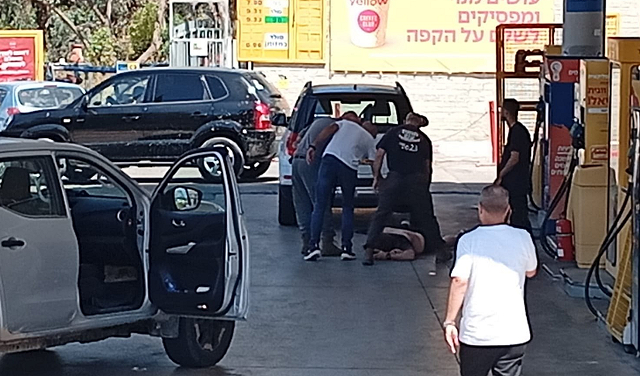 قتيل ومصابون بإطلاق نار في 3 مواقع ببلدات يهودية جنوب الطيبة واشتباه بعملية