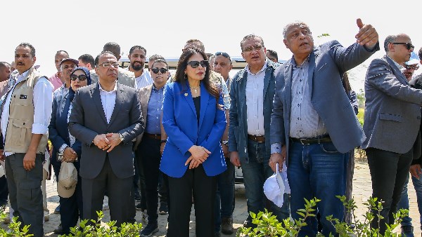 وزيرة الإسكان تقوم بجولة بمشروع حدائق تلال الفسطاط وتعقد اجتماعًا مع الشركات المنفذة