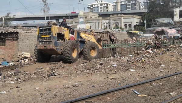 محافظ الدقهلية يتابع جهود حي غرب المنصورة في أعمال حملة النظافة المكبرة ورفع التعديات