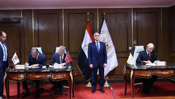 العدل توقع ثلاثة بروتوكولات للتوسع فى التحصيل الإلكتروني