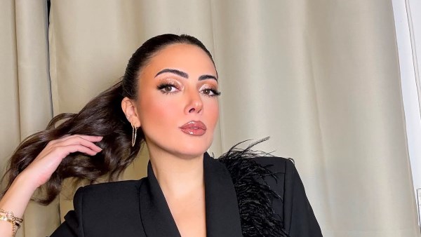 وئام مجدي تدعم طفل مصاب بالعظم الزجاجي