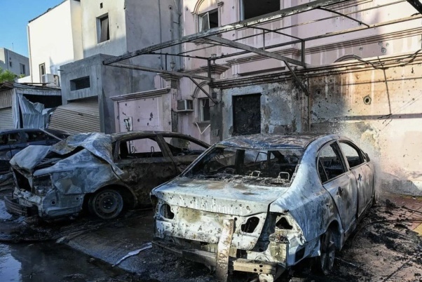 البحرين: إصابة طفلة واحتراق مركبات جراء الهجوم الصاروخي الإيراني