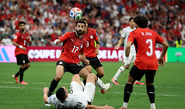 مصر تهزم نيوزيلندا بثلاثية وتحقق أول فوز في تاريخها بكأس العالم