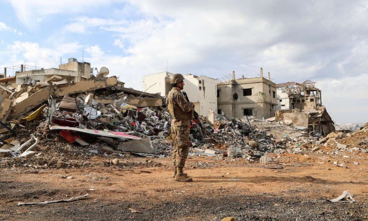 الجيش اللبناني يبدأ الانتشار في أول منطقة تجريبية بالجنوب بعد انسحاب القوات الإسرائيلية