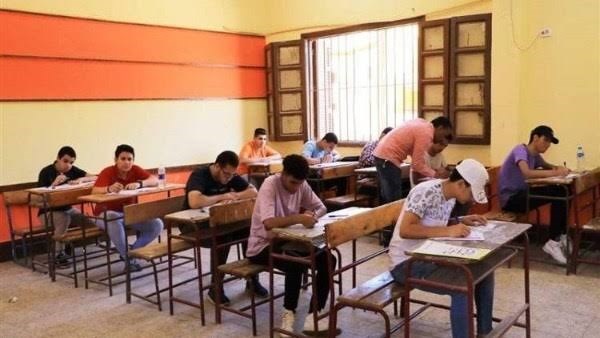 انتظام امتحانات الدور الثاني لصفوف النقل بالثانوية والإعدادية في المحافظات
