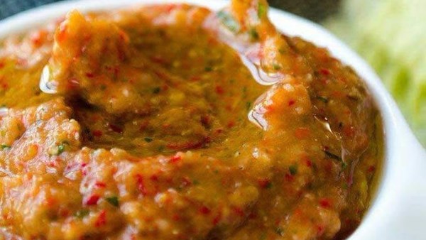 طريقة سلطة بابا غنوج بالفلفل الألوان