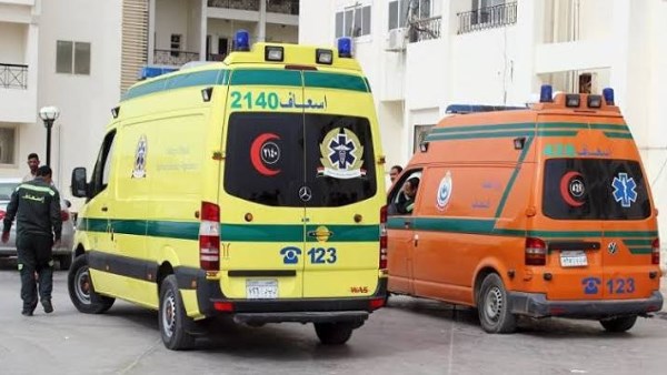 مصرع شخص وإصابة 3 آخرين في انقلاب سيارة بالصحراوي جنوب المنيا