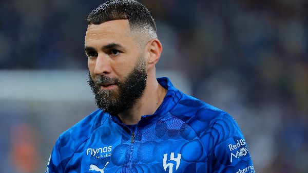 بنزيما يرفض مغادرة الهلال ويعطل خطة رحيله