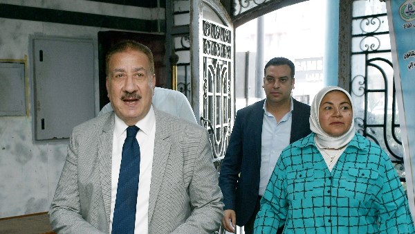 محافظ بورسعيد يشدد على سرعة إنجاز المعاملات وتقديم كافة التسهيلات للمواطنين محافظ بورسعيد يشدد على سرعة إنجاز المعاملات وتقديم كافة التسهيلات للمواطنين