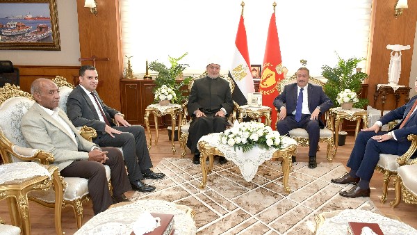 محافظ بورسعيد يستقبل مفتي الجمهورية لبحث سبل تعزيز الوعي الديني محافظ بورسعيد يستقبل مفتي الجمهورية لبحث سبل تعزيز الوعي الديني