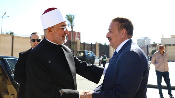 محافظ بورسعيد يستقبل مفتي الجمهورية لبحث سبل تعزيز التعاون المشترك محافظ بورسعيد يستقبل مفتي الجمهورية لبحث سبل تعزيز التعاون المشترك