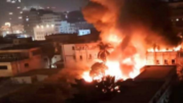 تايلاند.. حريق ضخم في مدينة بانكوك ومقتل 29 شخصا