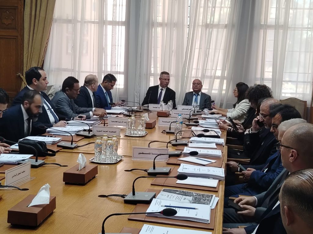 مؤتمر المشرفين بالقاهرة ..أبو هولي يطالب بإلزام إسرائيل باتفاق وقف إطلاق النار في غزة ودعم الاونروا ماليا