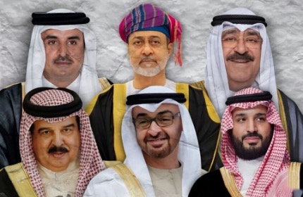 مصادرٌ اسرائيلية : دول الخليج لا تثق بواشنطن التي خانتها وفتحت مسارًا موازيًا مع إيران وتسعى لإطارٍ سياسيٍّ واقتصاديٍّ معها..