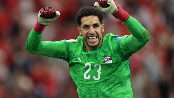 مصطفى شوبير يجدد للأهلي خلال أيام.. والنادي يستهدف 4 مواسم لكل اللاعبين