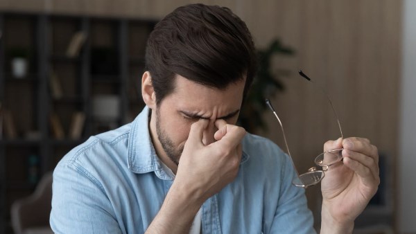 علاج الصداع والقولون.. زيت رخيص يمتلك فوائد مذهلة