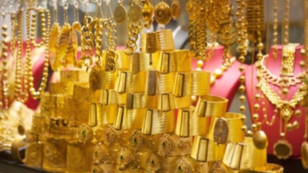 الذهب يفاجئ الأسواق.. لماذا هبطت الأسعار في مصر رغم صعود الأوقية عالميا؟