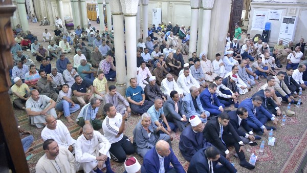 محافظ قنا يشهد الاحتفال بذكرى المولد النبوي الشريف بمسجد القنائي