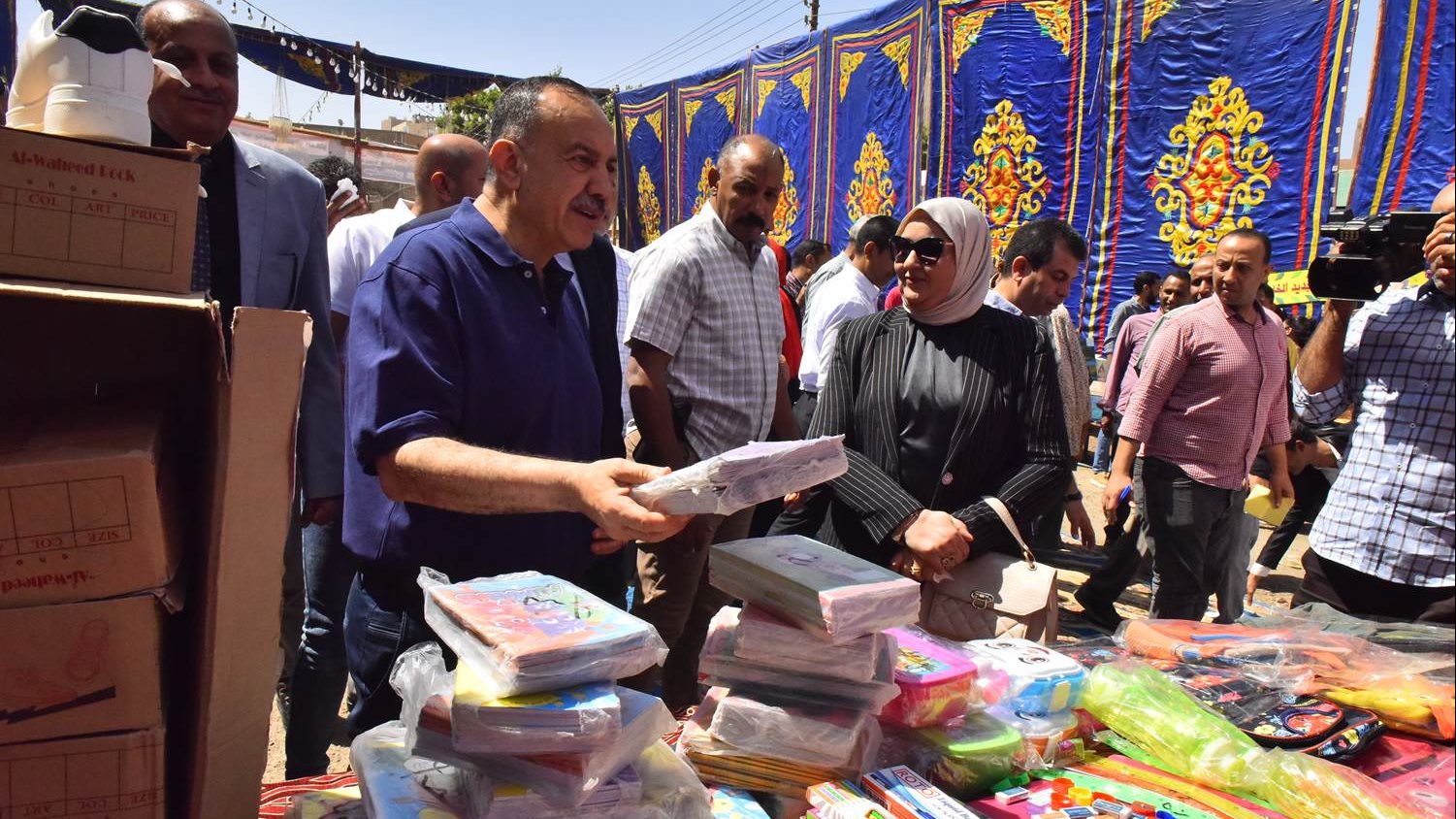 محافظ أسيوط يفتتح معرض أهلا مدارس