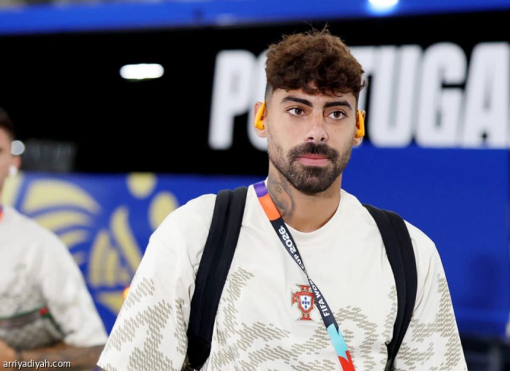 النصر يعلن التعاقد مع البرتغالي كوستا لاعب الوسط