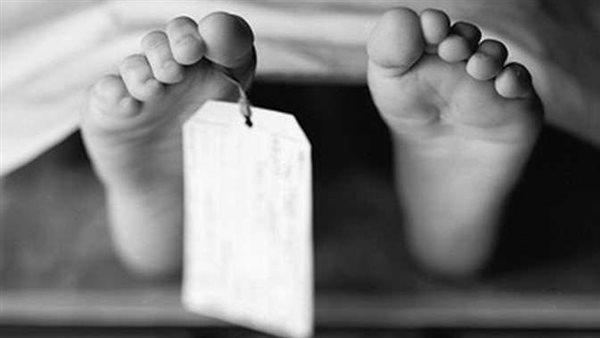 طفل يقود سيارة محملة بأنابيب غاز دهسها وجري