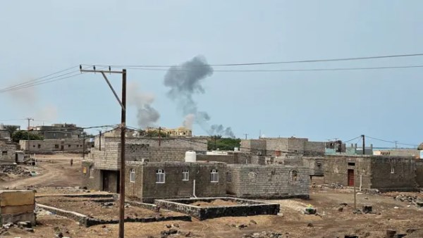 غارات جوية استهدفت إمدادات ومواقع للحوثيين في المخا وذو باب بالساحل الغربي