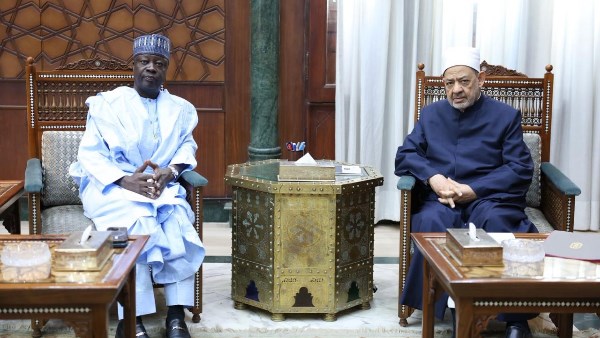 الأزهر يدعم أبناء القارة السمراء طلابًا وأئمة.. صور