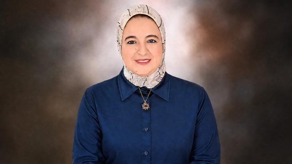 مع بداية العام الدراسي.. أسرار تجعل الكتاب أحبّ إلى طفلك من شاشة الموبايل