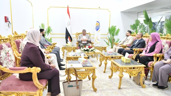 محافظ قنا يتابع مع وفدي التخطيط والاتصالات مستجدات مشروعات مبادرة المشروعات الخضراء الذكية محافظ قنا يتابع مع وفدي التخطيط والاتصالات مستجدات مشروعات مبادرة المشروعات الخضراء الذكية