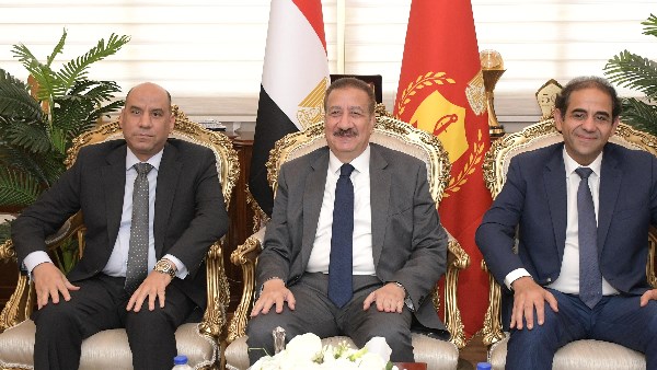 محافظ بورسعيد يستقبل وزير العمل بديوان عام المحافظة في بداية جولة ميدانية