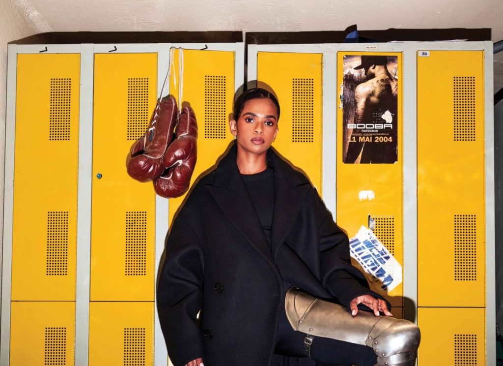 بطلة الملاكمة الصومالية رملا علي تكسر الحدود بين الرياضة والعمل الإنساني