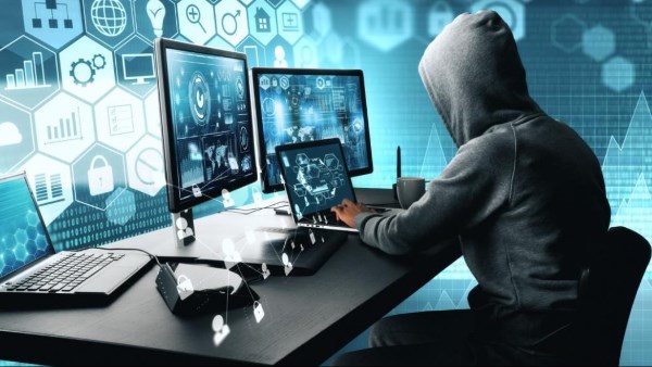 واقعة حقيقية أم تشهير؟.. القانون يحسم مصير فيديوهات المواطنين على مواقع التواصل