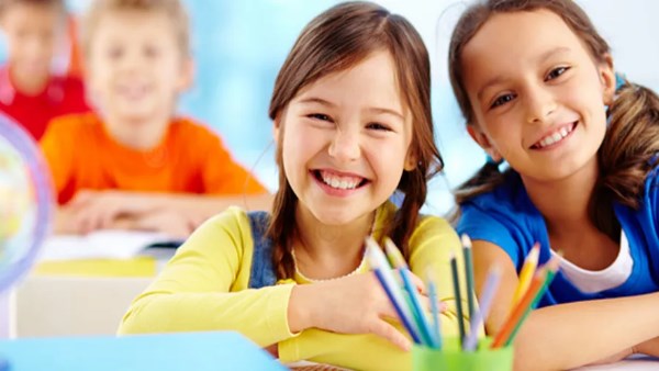 البيئة المحفزة تؤثر على تعليم الطفل وسلوكه داخل المدرسة