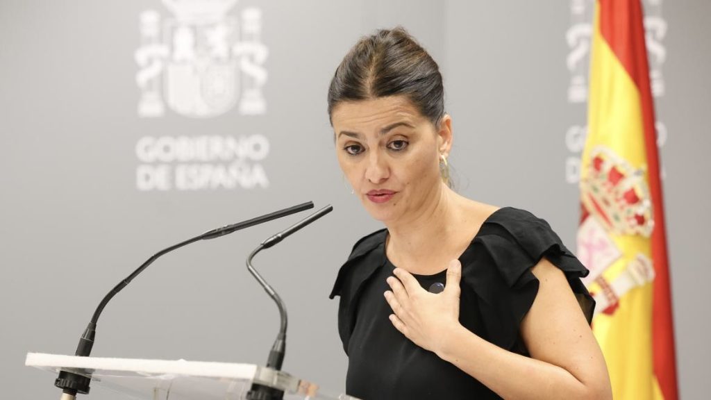 إسرائيل تستدعي القائمة بأعمال السفارة الإسبانية بعد تصريحات لوزيرة إسبانية دعت إلى «فلسطين حرة من البحر إلى النهر»