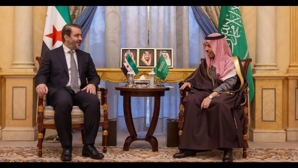 بعد أيام من زيارة «الشرع».. وزير الخارجية السوري يصل السعودية