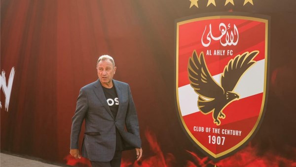 الخطيب يتحرك قبل القمة.. اتصالات مكثفة مع عبد الحفيظ ووائل جمعة لدعم الأهلي أمام الزمالك