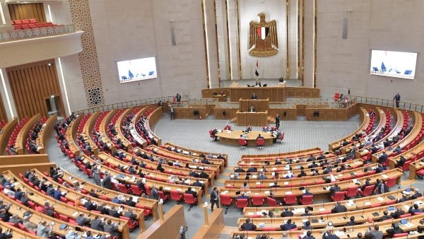 ظاهرة انتشار «الكلاب الضالة» تحت قبة البرلمان.. تحركات عاجلة لمواجهة مخاطر العقر والسعار